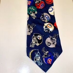 Team NFL navy blue silk helmets tie. Vintage. EUC.